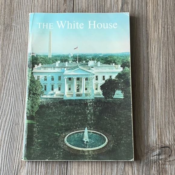 The White House Book An Historic Guide - Picture 1 of 3